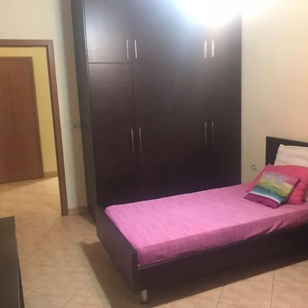 Lovely 2 Bedroom Apartment Tirana Extérieur photo