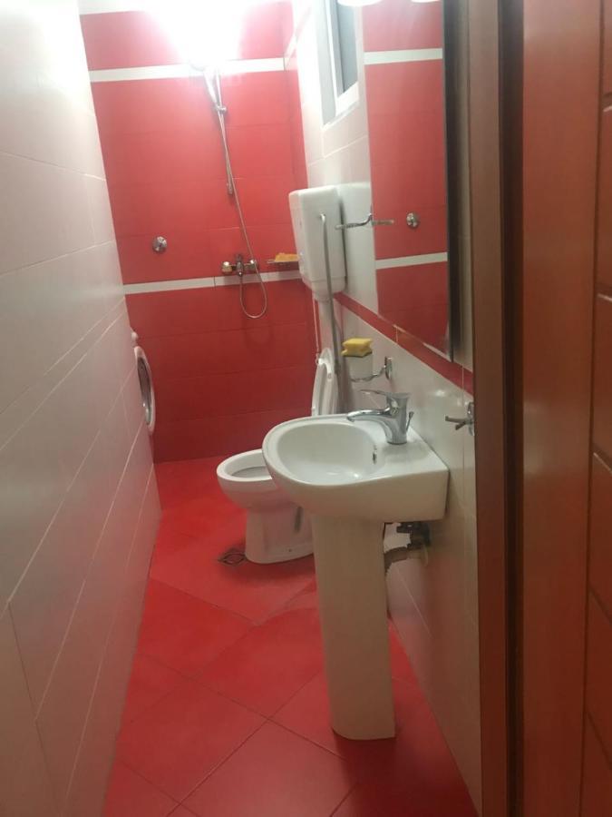 Lovely 2 Bedroom Apartment Tirana Extérieur photo