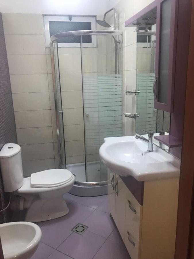 Lovely 2 Bedroom Apartment Tirana Extérieur photo