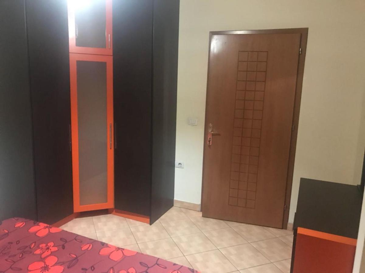 Lovely 2 Bedroom Apartment Tirana Extérieur photo