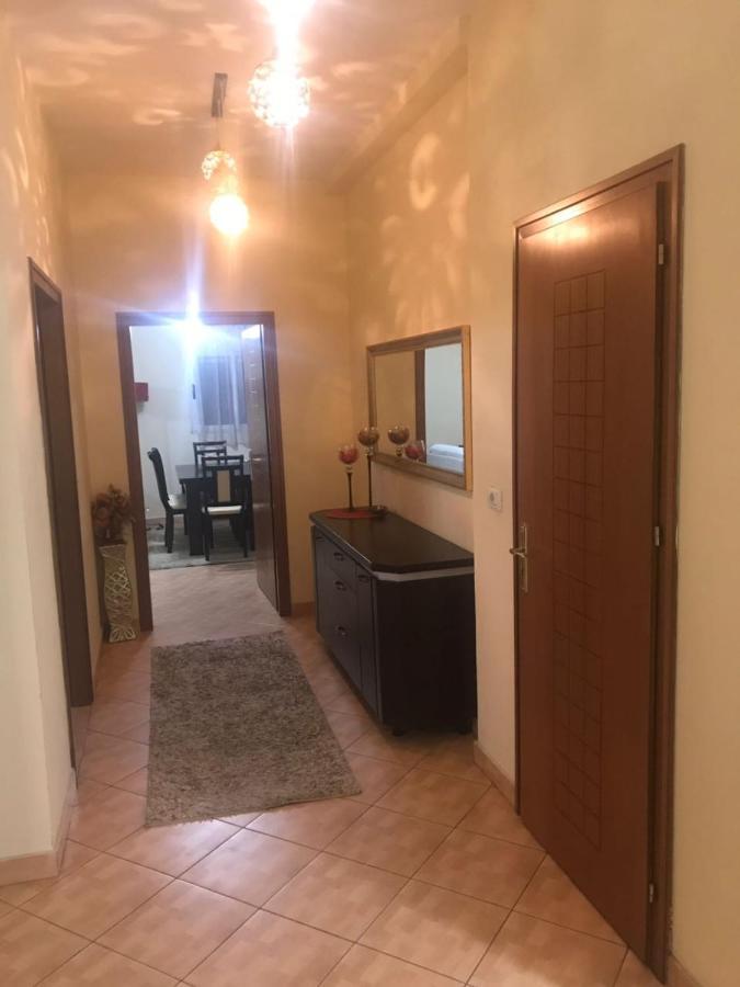 Lovely 2 Bedroom Apartment Tirana Extérieur photo
