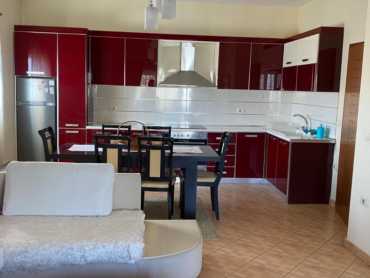 Lovely 2 Bedroom Apartment Tirana Extérieur photo